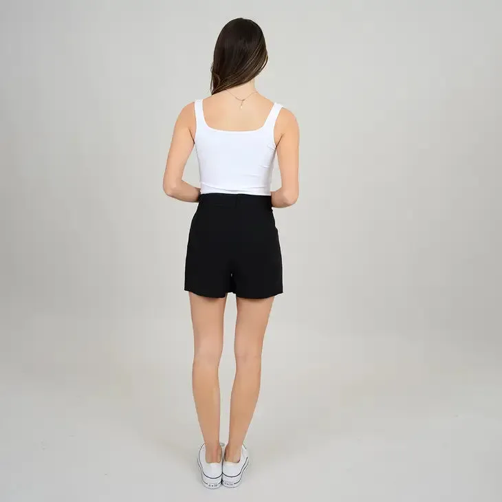 Brynn Plissée-Shorts