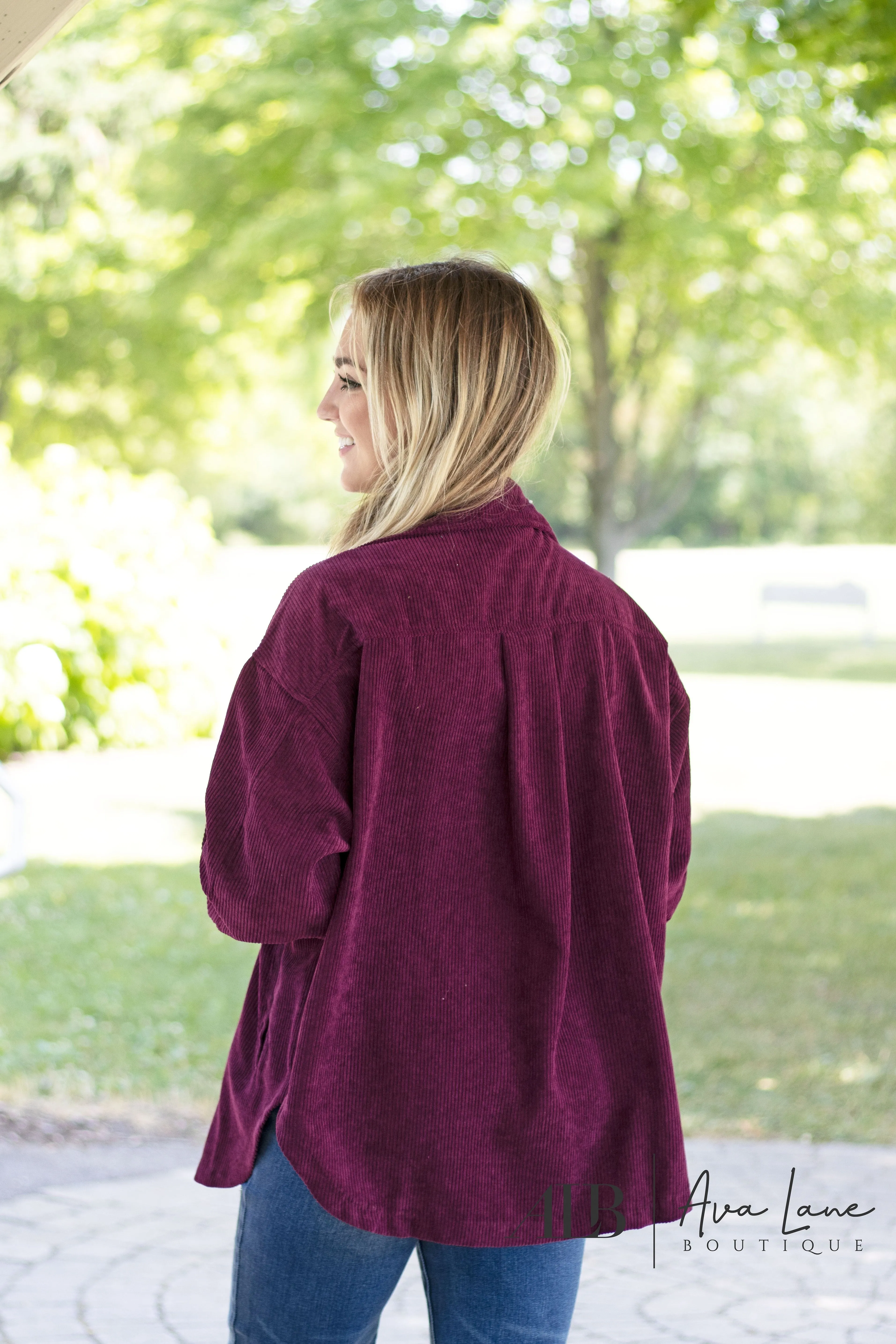 Coole Cord-Schatten in Übergröße für Damen mit Knopfleiste