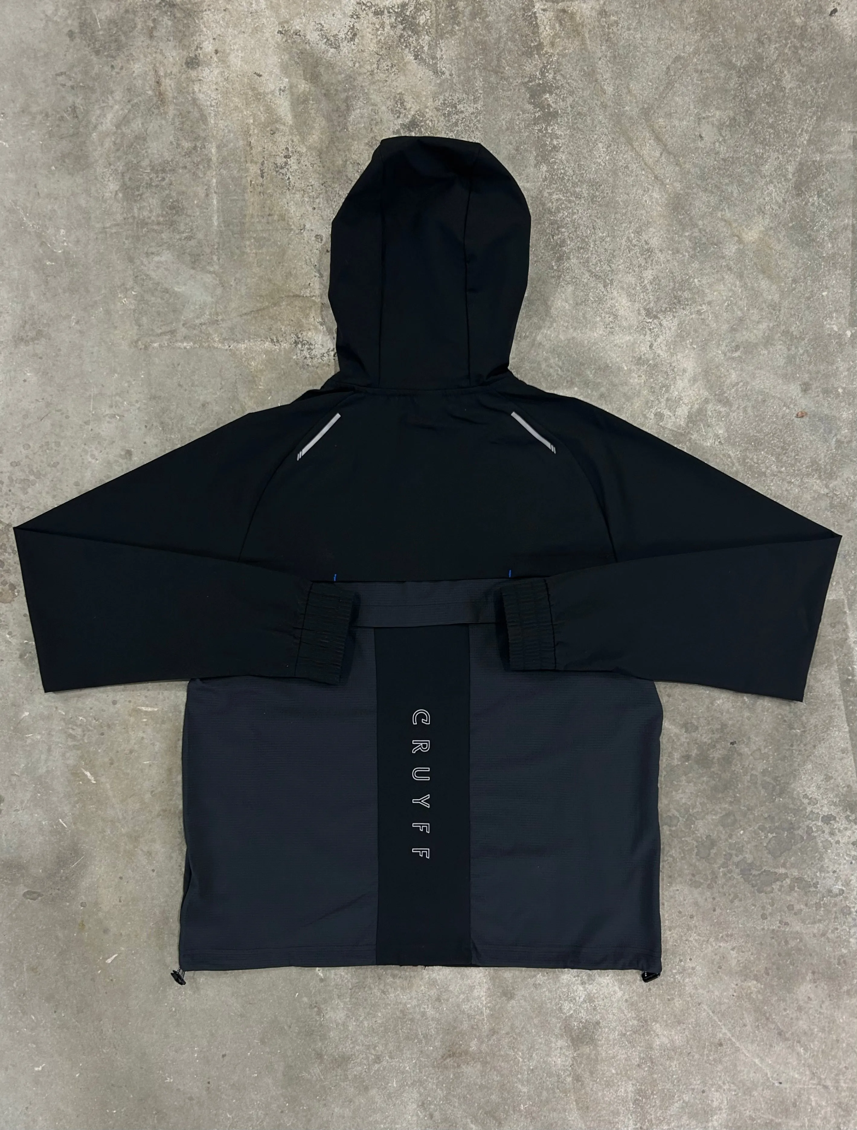 Cruyff Windbreaker mit Futter - Schwarz