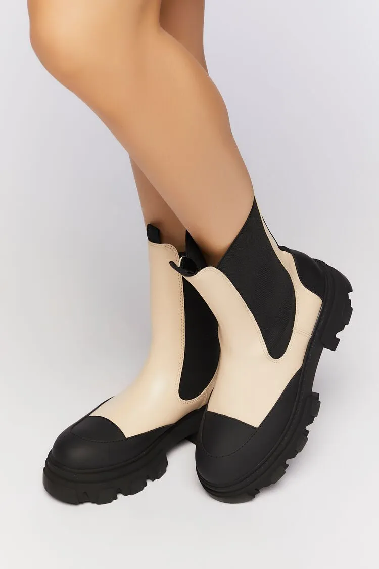 Forever 21 Damen Chelsea-Stiefel aus Kunstleder in Vanille/Schwarz von Forever 21