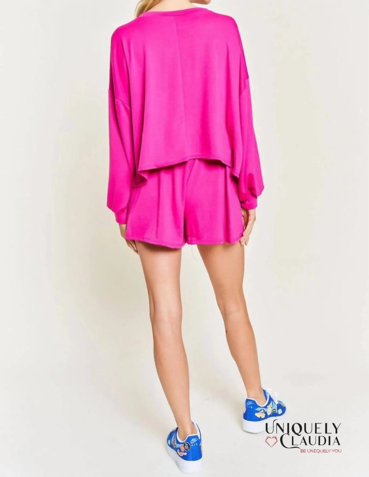 Glückwünsche zu Deinem kurzen und top Set in Fuchsia