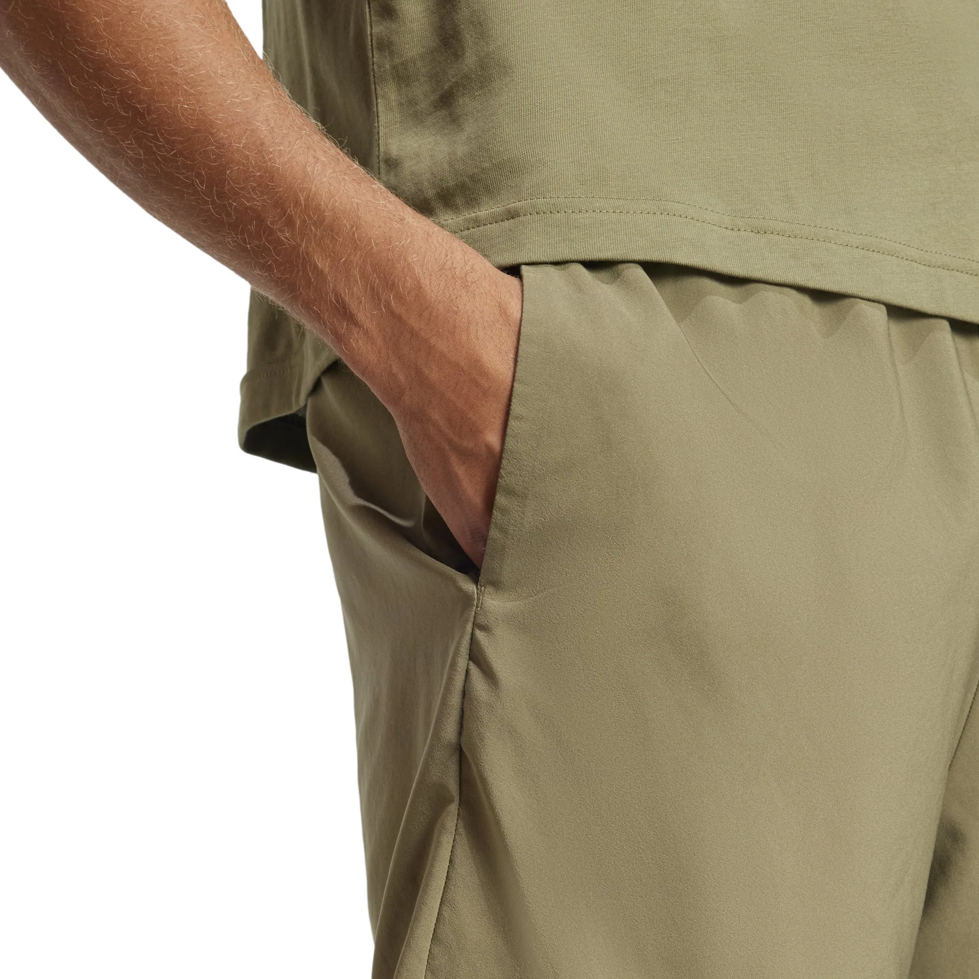 Herren Essentials Shorts mit kleinem Logo