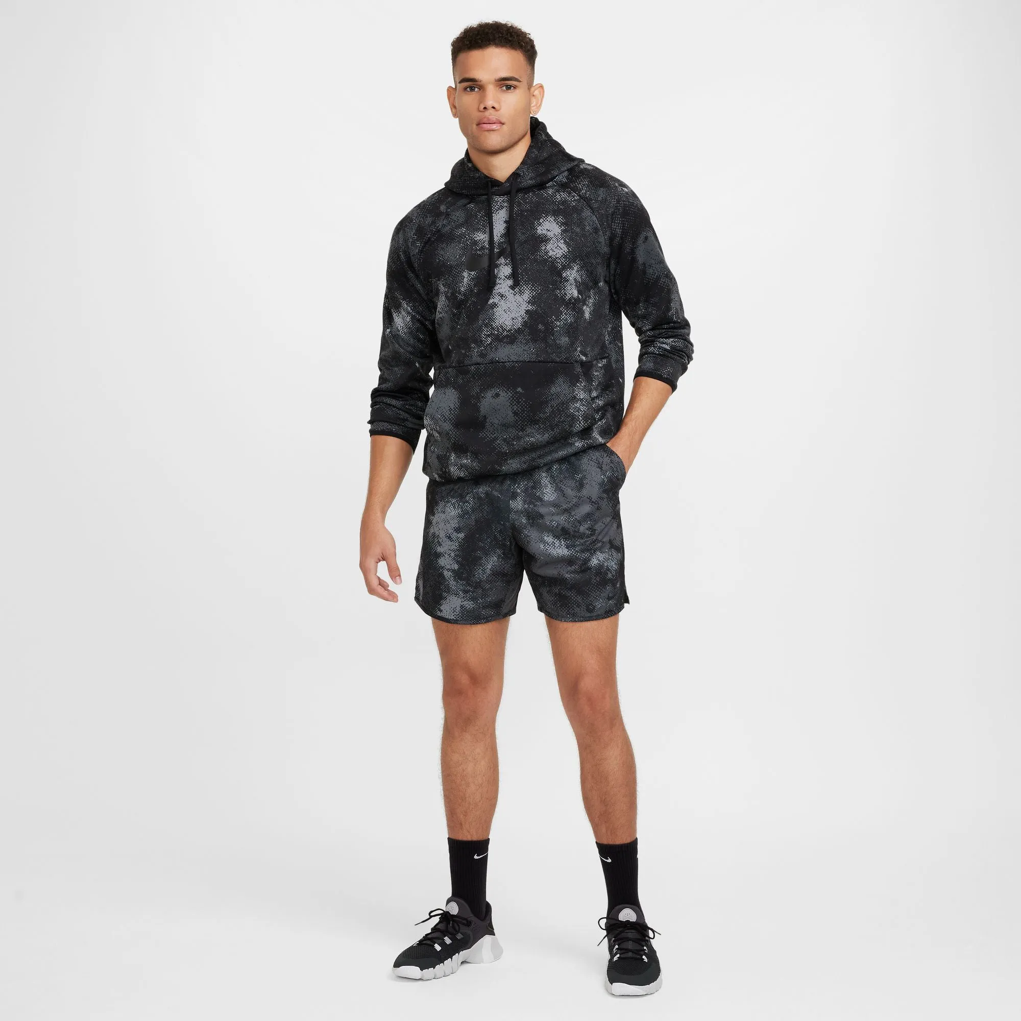 Herren Fitnessshorts 7 Zoll ungefüttert in Tarnoptik