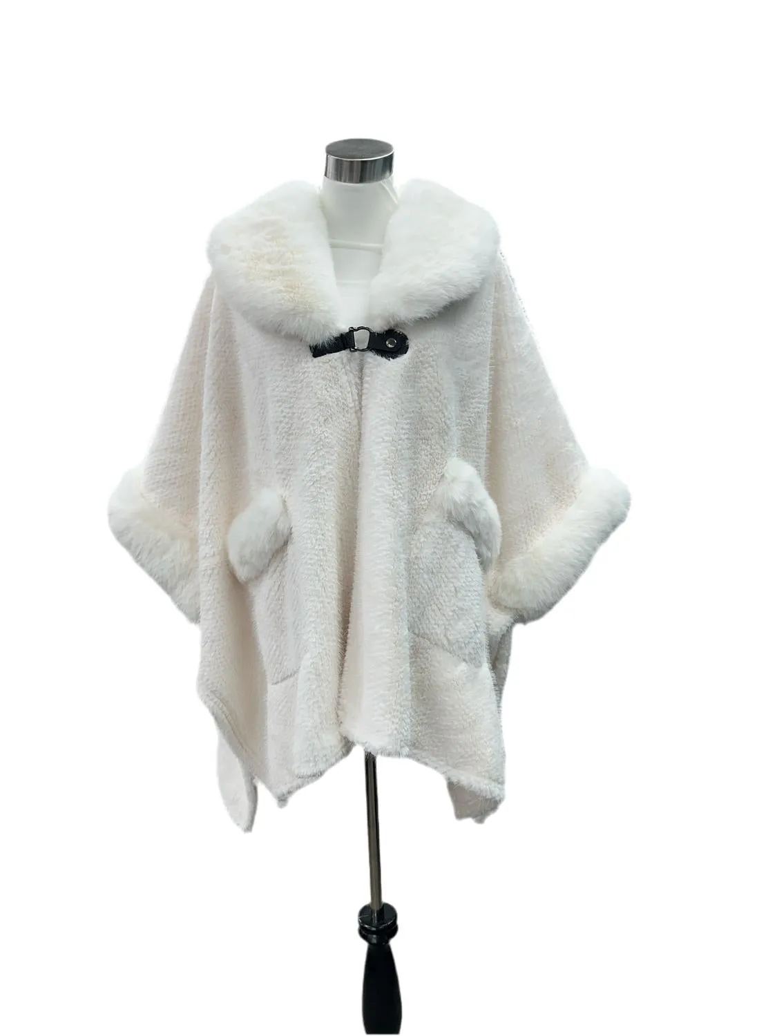 Poncho in Winterweiß