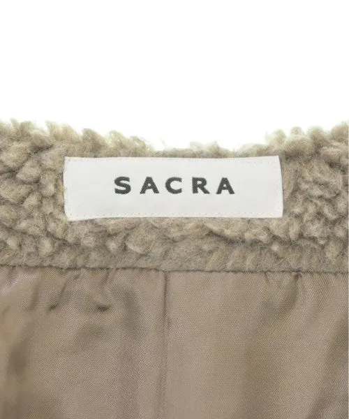 SACRA T-Shirts/Oberteile
