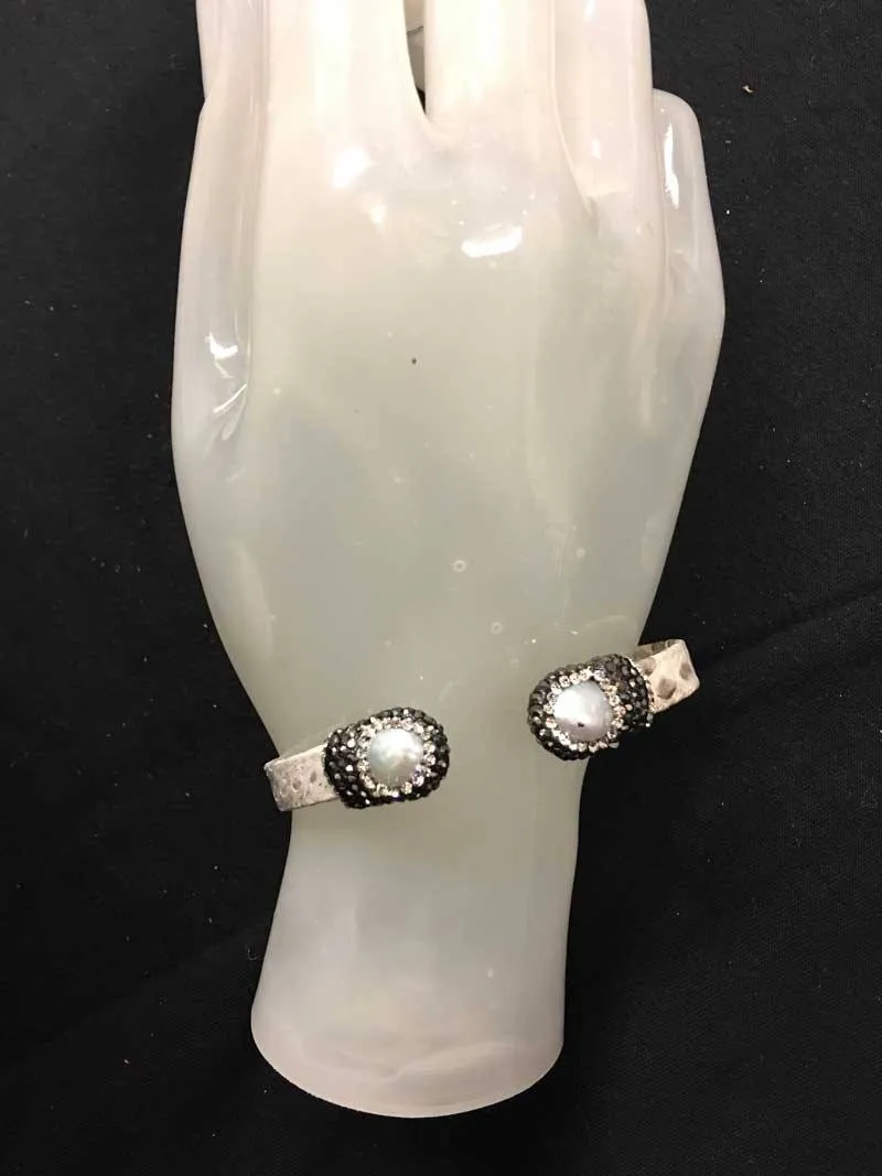 Schlangenhaut Armband mit Perlen und verstellbarer Länge