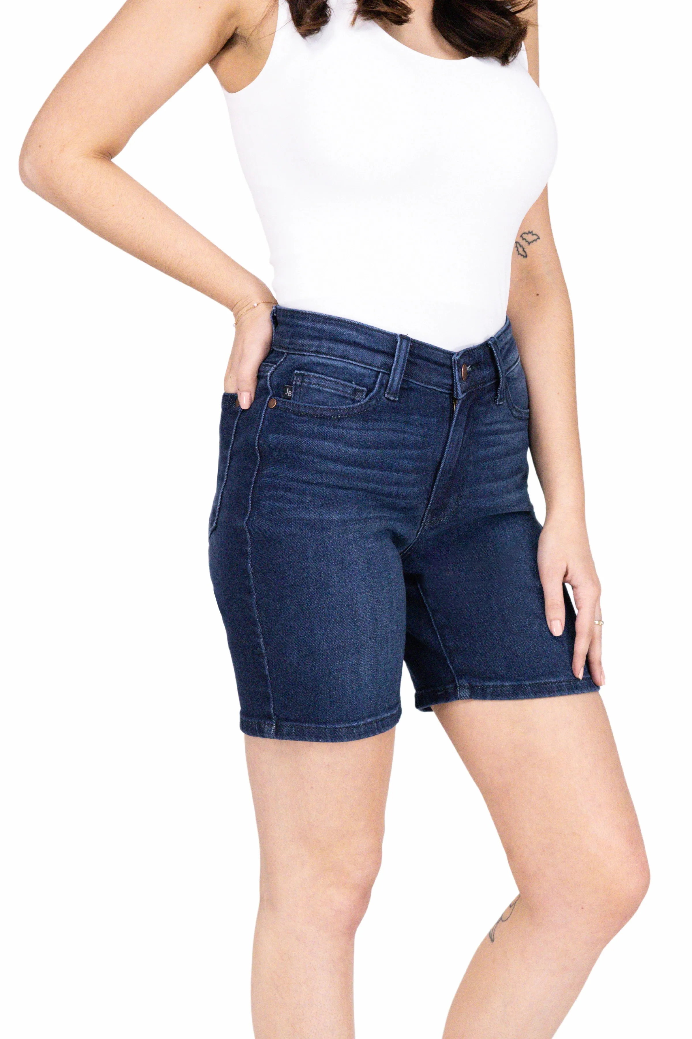 Die Camila von Judy Blue: Bermuda-Shorts mit hoher Taille und V-Ausschnitt *Endgültiger Verkauf*