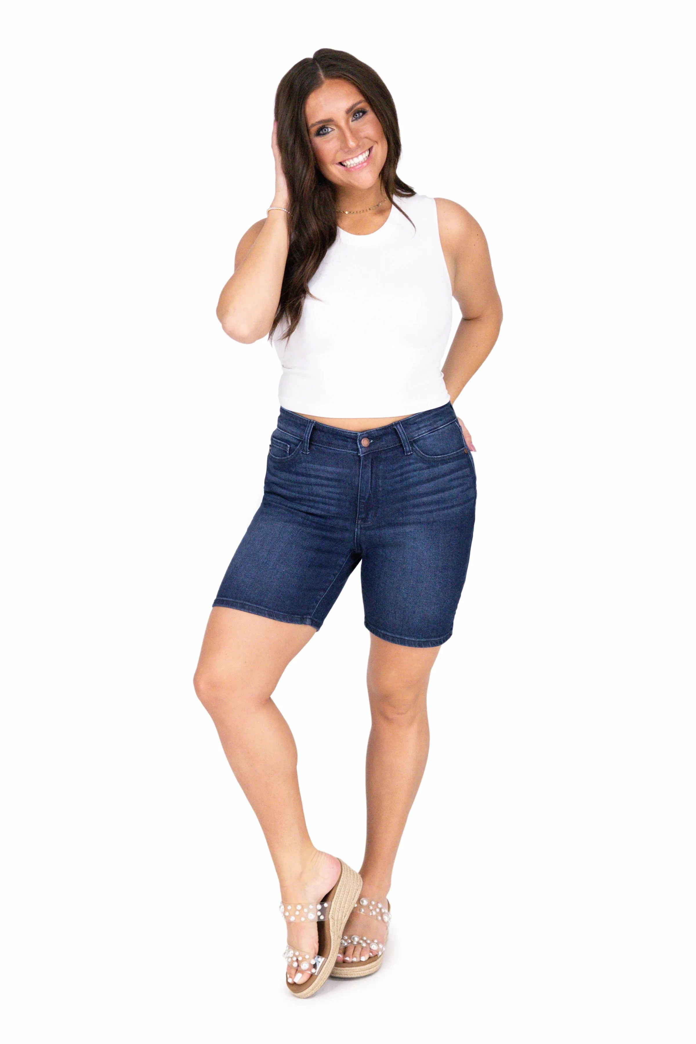 Die Camila von Judy Blue: Bermuda-Shorts mit hoher Taille und V-Ausschnitt *Endgültiger Verkauf*