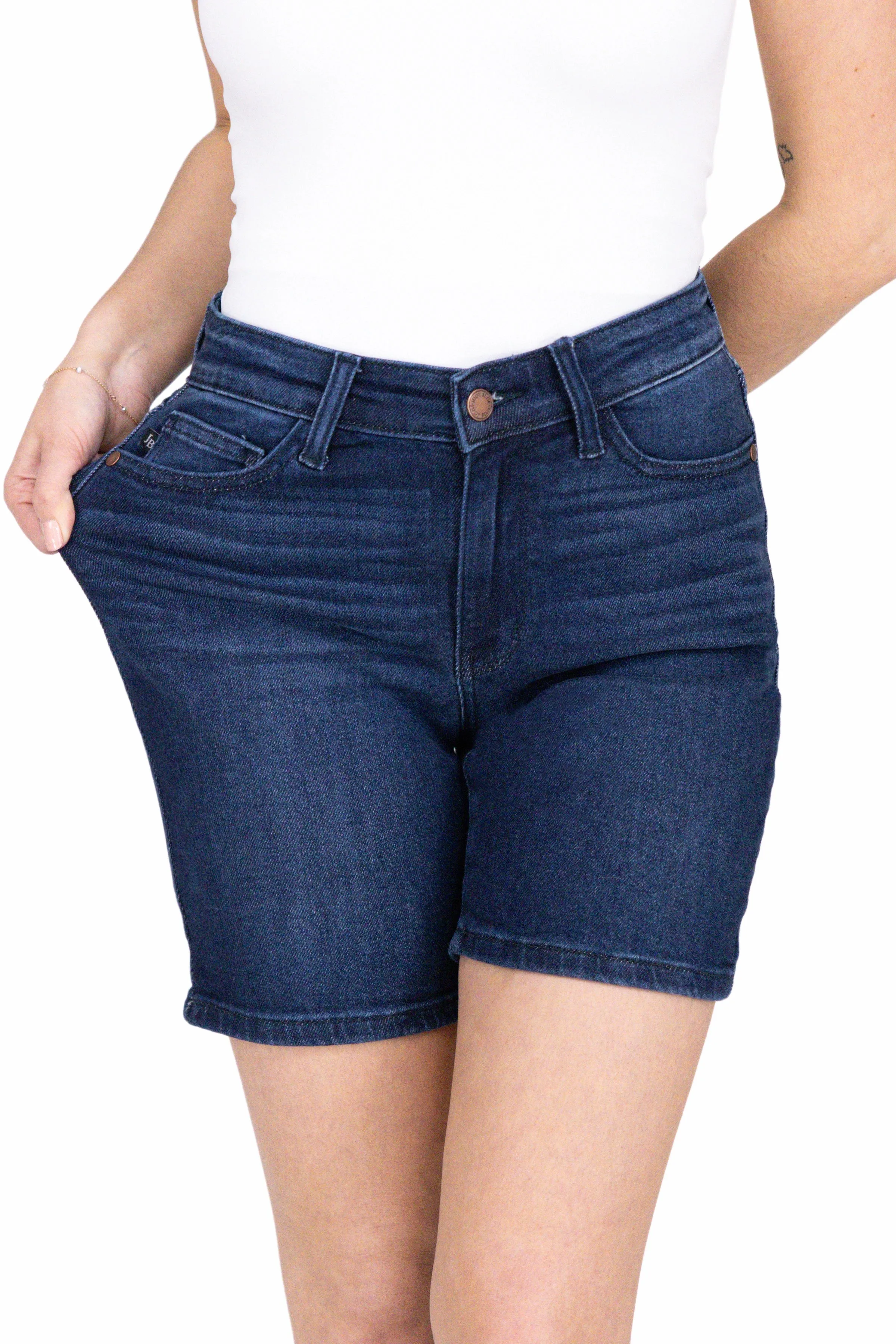 Die Camila von Judy Blue: Bermuda-Shorts mit hoher Taille und V-Ausschnitt *Endgültiger Verkauf*