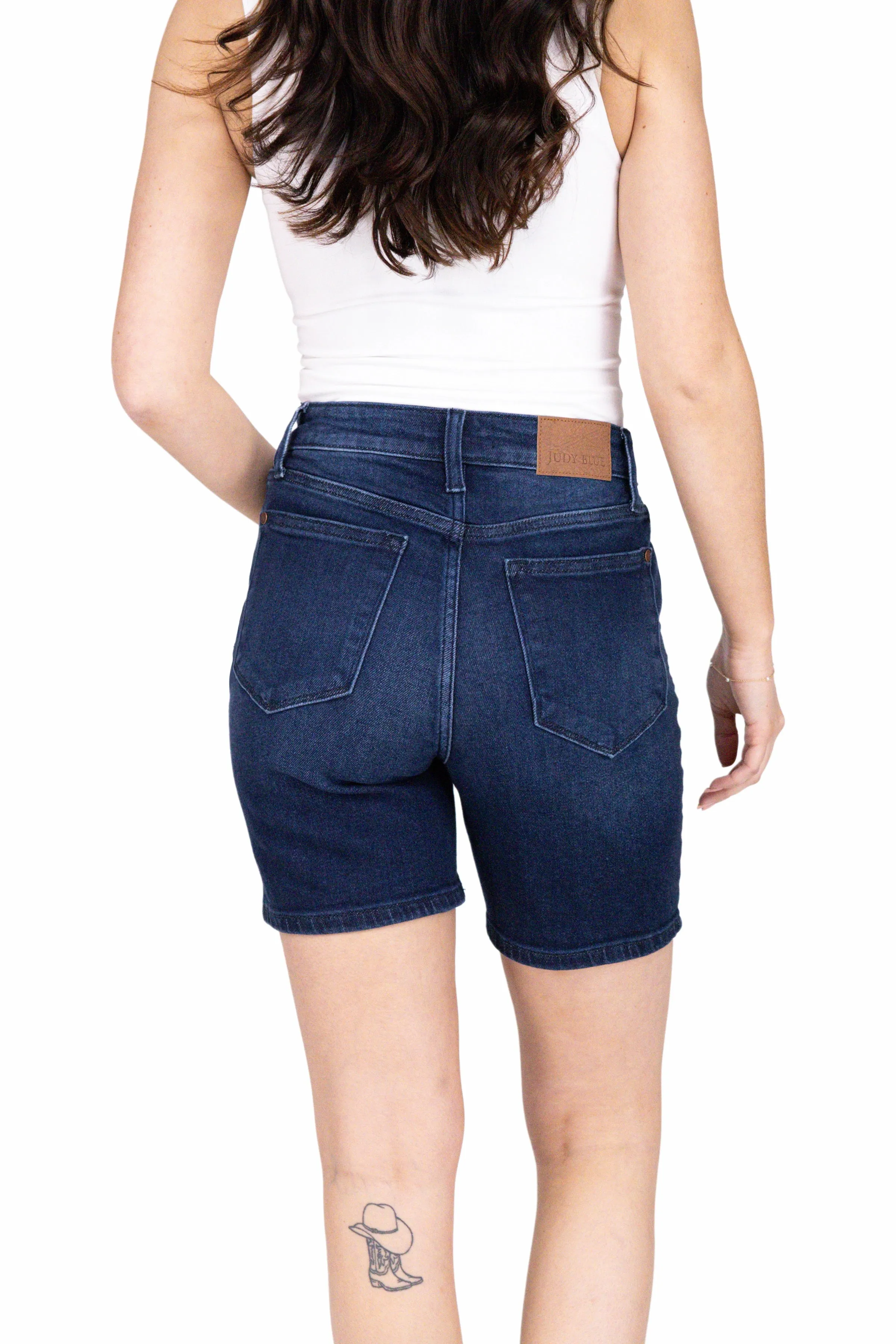 Die Camila von Judy Blue: Bermuda-Shorts mit hoher Taille und V-Ausschnitt *Endgültiger Verkauf*